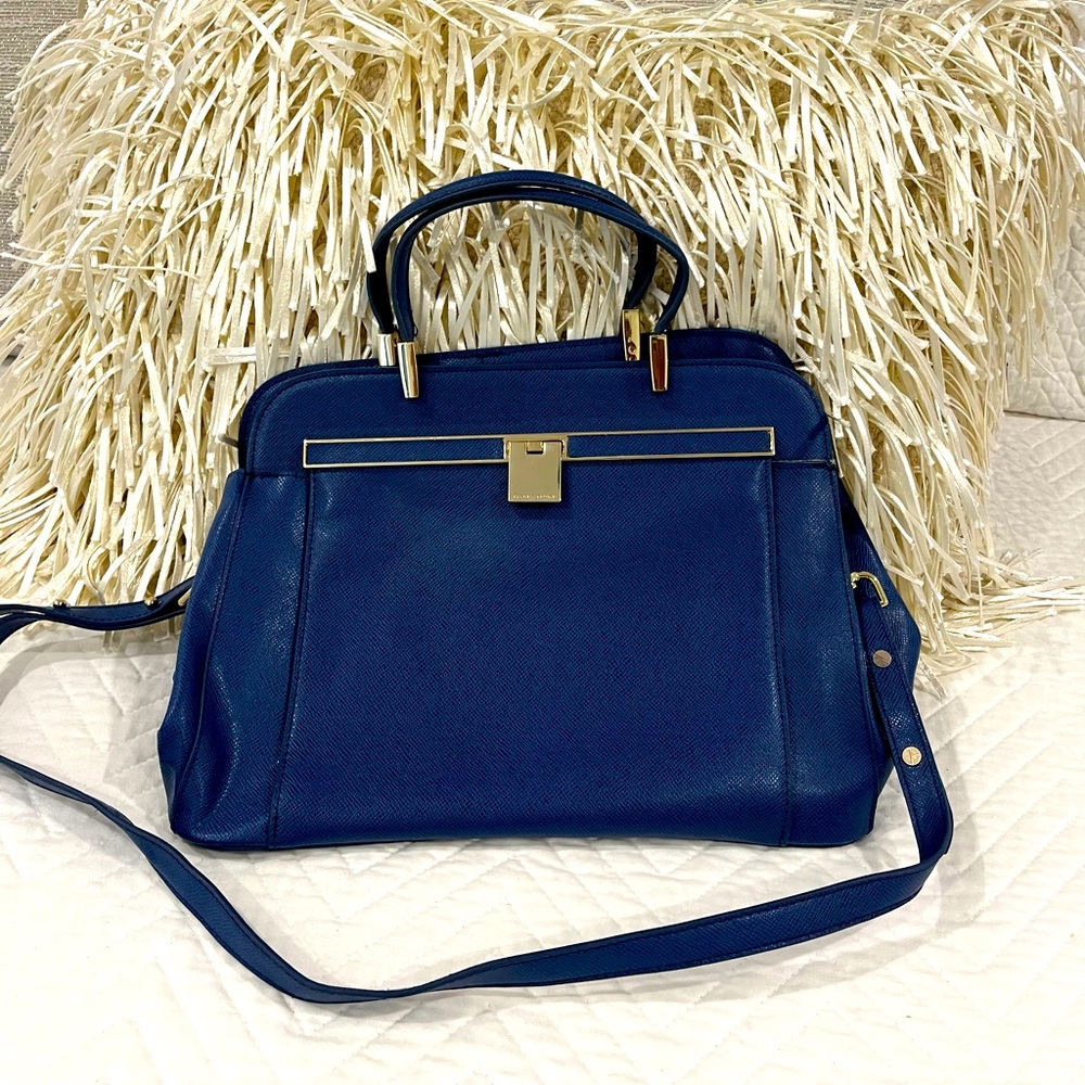 Ivanka trump handbag 👜💙